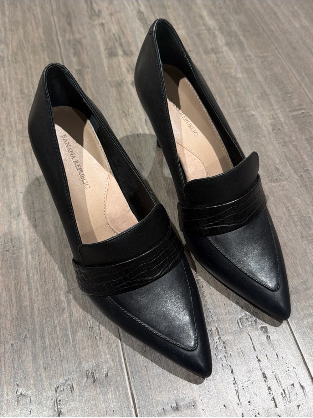 Banana Republic MadisonWomen's Black Pointed Leather High Heel Pumps 6.5